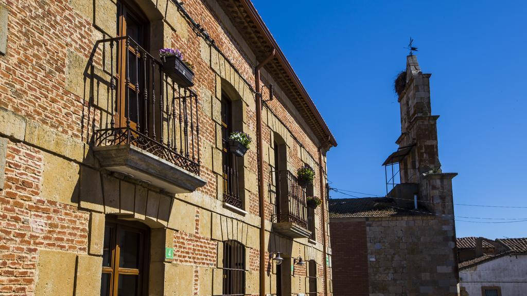 Posada Real Del Buen Camino Villanueva de Campeán Kültér fotó